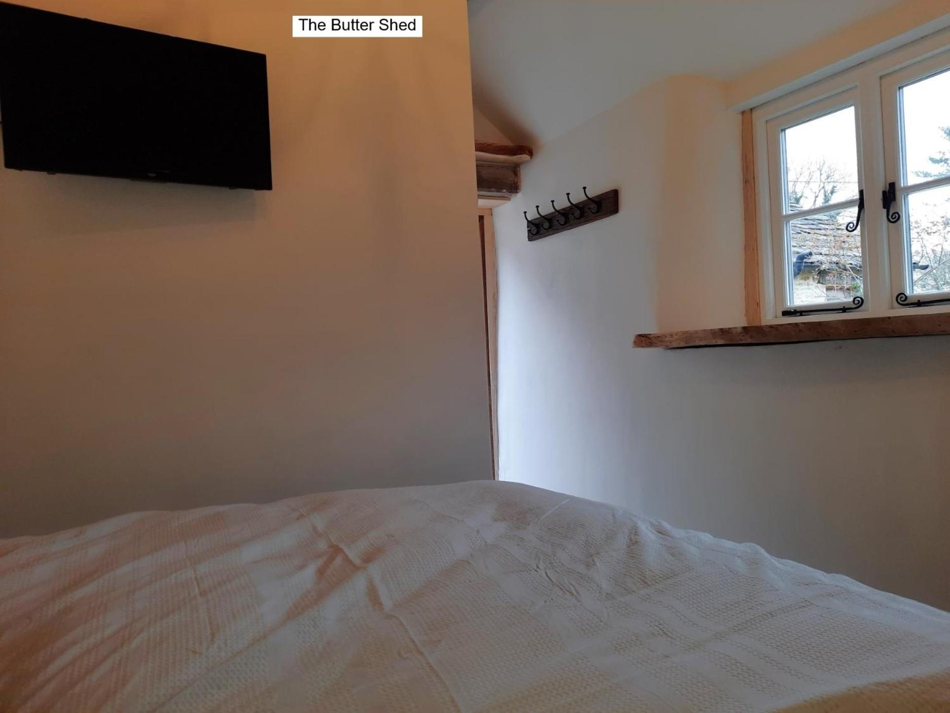 Cotswold Cottage Bed & Breakfast Luckington Esterno foto