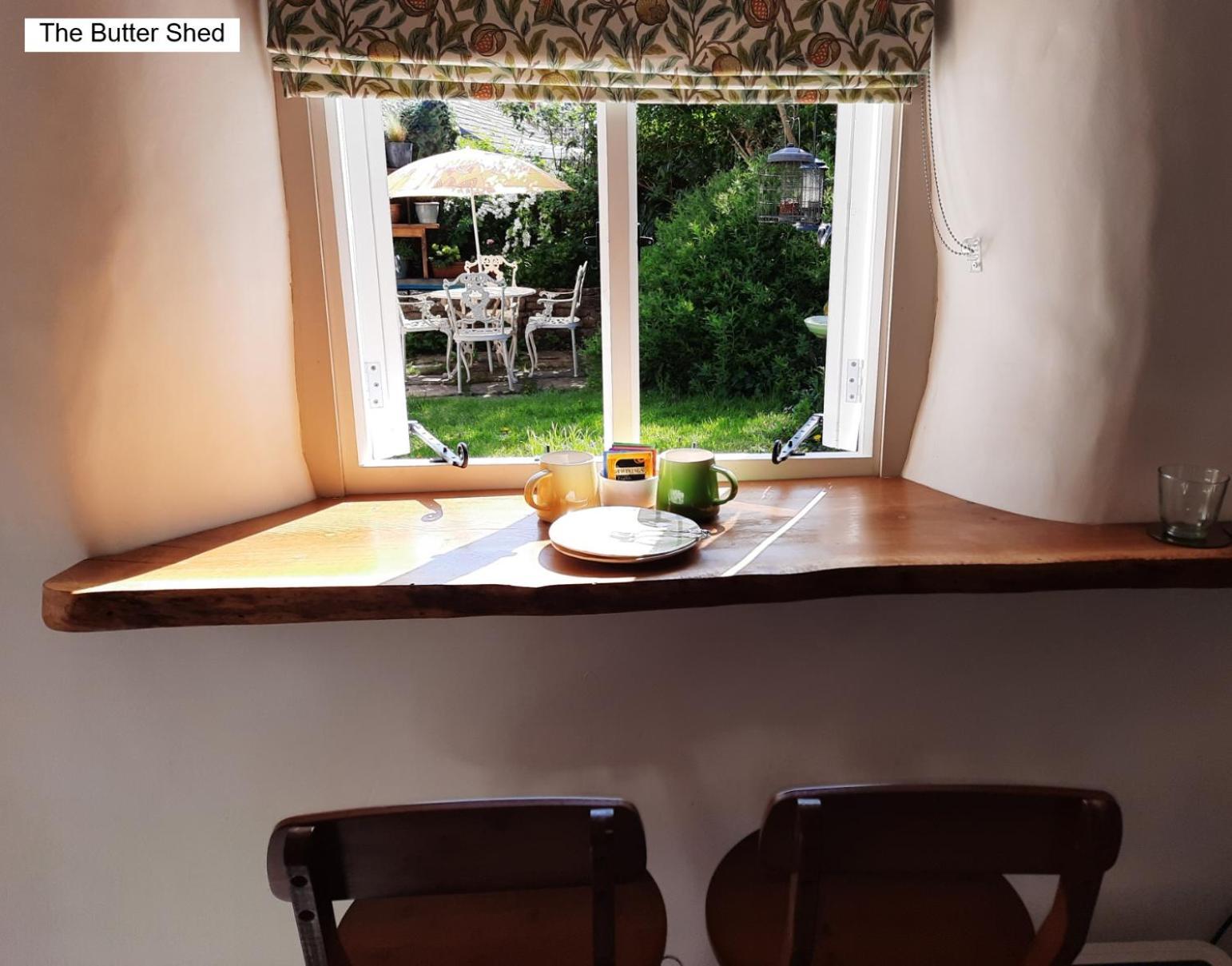 Cotswold Cottage Bed & Breakfast Luckington Esterno foto